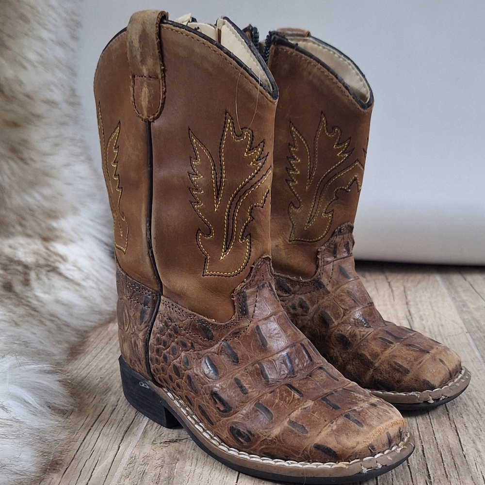 Old West Kids Tan and Brown Crocodile Pattern Boots Sz. 8